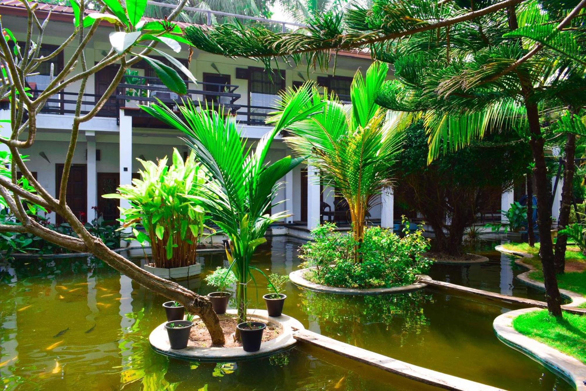 Hotel Green Garden Trincomalee Exterior photo